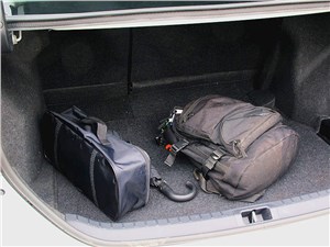 Toyota Corolla 2013 багажное отделение 2
