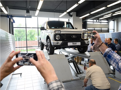 LADA Niva Legend (2026) вид спереди