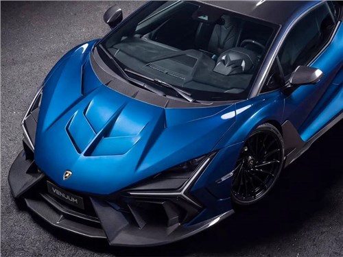 Lamborghini Revuelto превратили в «Бэтмобиль» с карбоновым обвесом