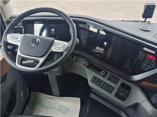 Dongfeng GX Pro салон