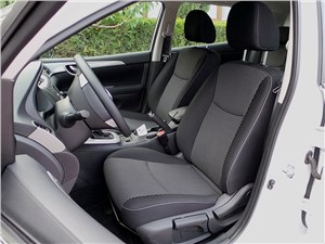Nissan Tiida 2015 передние кресла