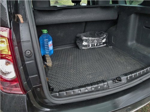 Renault Duster (2014) багажное отделение