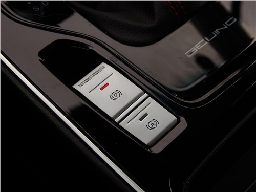 BAIC U5 Plus (2023) кнопки электронного ручного тормоза 