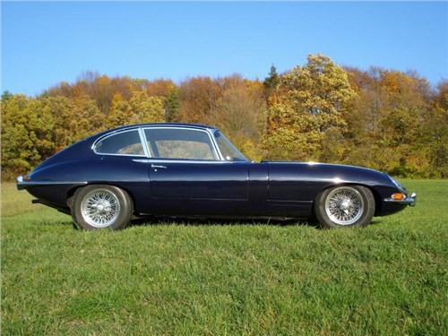 Jaguar представил рестомод E-Type в честь юбилея английской королевы