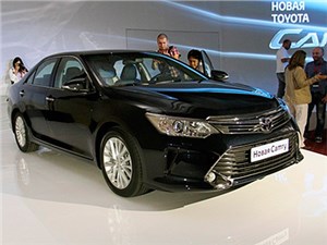 Toyota официально представила обновленный Camry для российского рынка