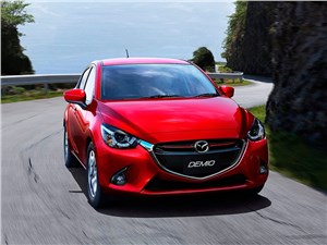 Mazda 2 2015 вид спереди