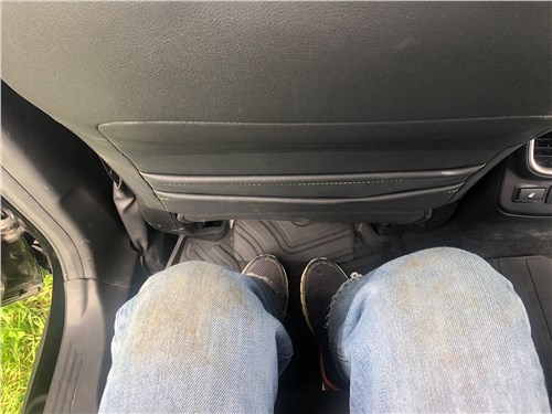 Subaru Outback (2022) задний ряд