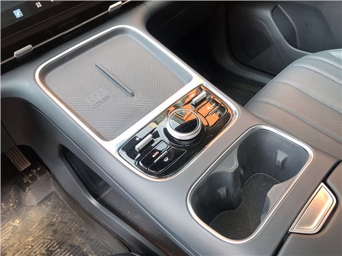 Geely EX5-EM-i (2025) центральный тоннель