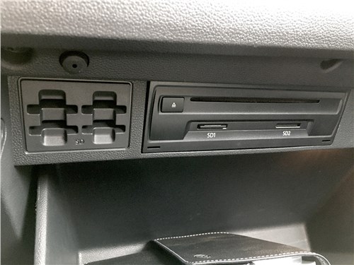 Volkswagen Teramont 2018 слоты для SD-карт и CD-диска