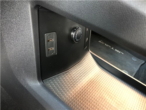 Jetour T1 (2025) 4 USB?разъема и розетка 12V