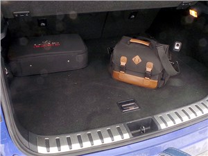 Lexus NX 2014 багажное отделение