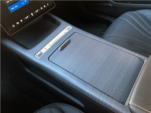 Предпросмотр geely preface (2024) центральная консоль