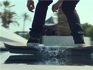 Lexus показал видео со своей новой разработкой - ховербордом