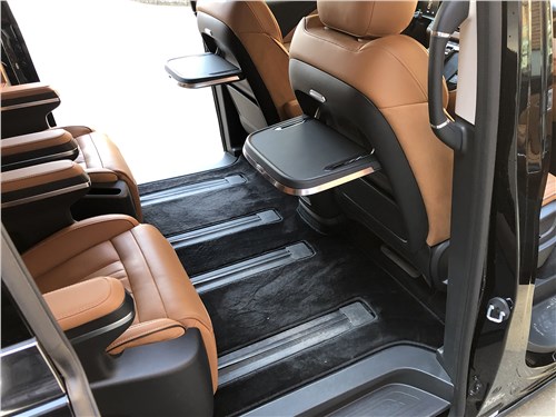 Предпросмотр hongqi hq9 (2025) второй ряд 