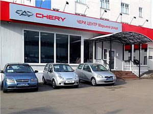 Спрос на автомобили Chery в РФ упал в два раза