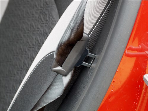 Lada XRay 2015 замок ремней безопасности