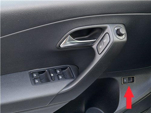 Volkswagen Polo GT 2016 кнопка дистанционного отпирания крышки багажника