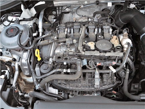 Volkswagen Tiguan R (2021) моторный отсек