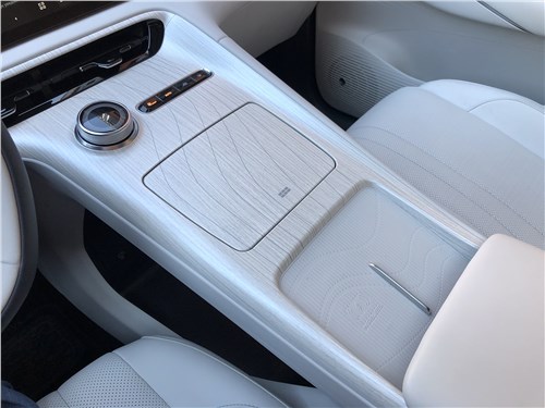 Geely EX5 (2025) селектор мультимедиа