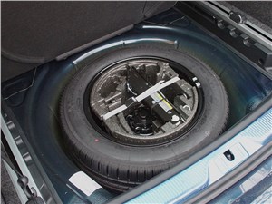 Skoda Superb Combi 2013 запасное колесо