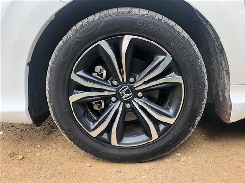 Предпросмотр honda crider (2018) колесо