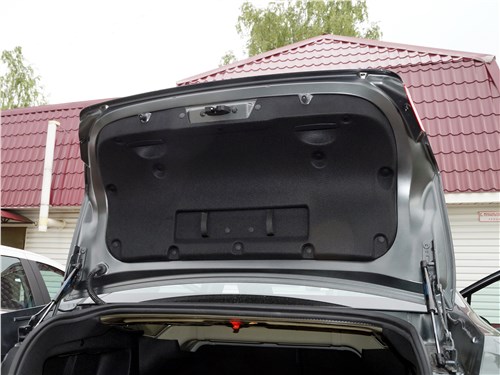 Peugeot 408 2017 багажное отделение