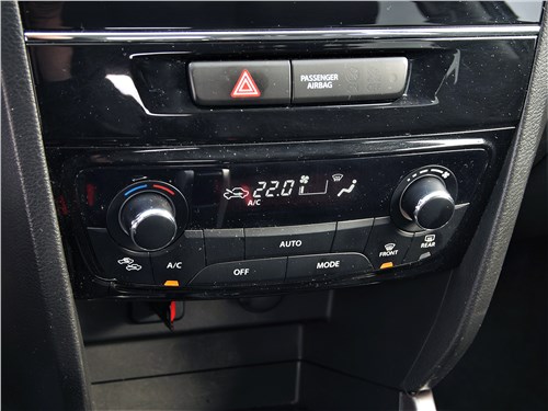Suzuki Vitara (2019) климат-контроль