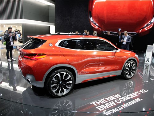 BMW X2 concept 2016 вид сбоку сзади