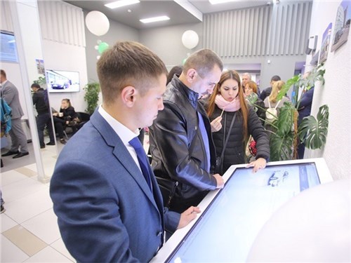 Fresh Auto открывает первый в России интерактивный автосалон