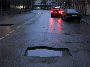 ГИБДД ищет ямы на дорогах Москвы