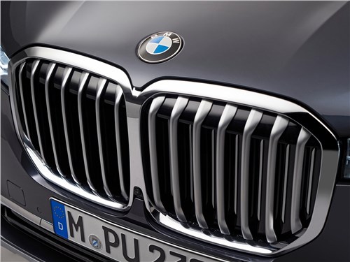 Новость про BMW X7 - В BMW рассказали об отношении клиентов к гигантским радиаторным решеткам