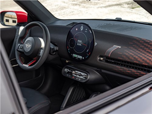 Mini John Cooper Works (2025) салон