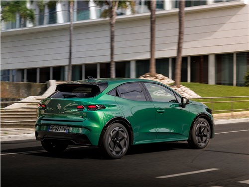 Renault Clio вид сзади