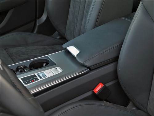 Audi A6 allroad quattro (2020) подлокотник 