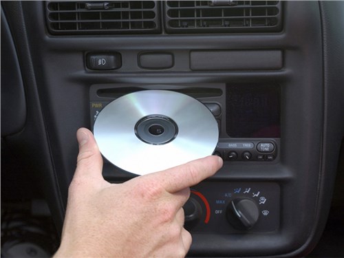 Автомобильный CD-проигрыватель уходит в историю