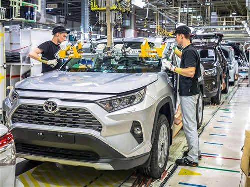 Toyota начнет сокращения на российском заводе в ноябре