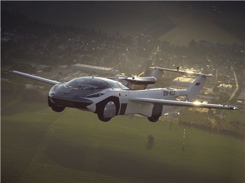 Летающий спорткар Klein Vision AirCar оснащен двигателем BMW