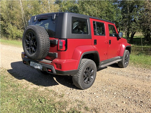 BAIC BJ40 (2023) вид сзади