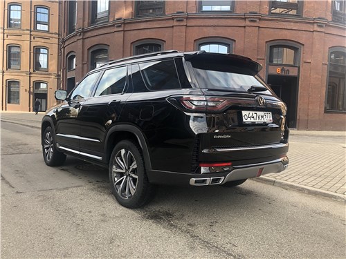 Changan CS95 (2023) вид сзади