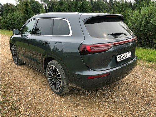 Aito Seres M7 (2023) вид сзади