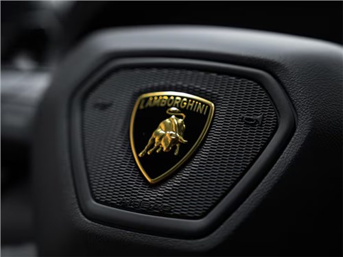 Lamborghini отказалась спешить с электромобилями и сделала ставку на гибриды