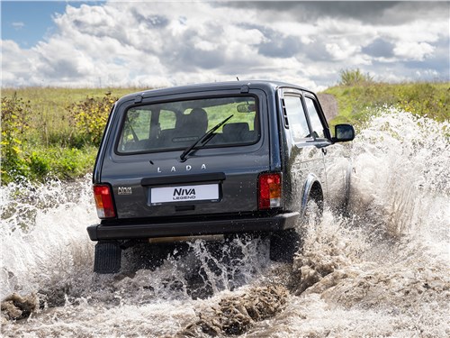 LADA Niva Legend (2026) вид сзади