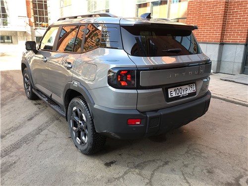 Jetour T1 (2025) вид сзади