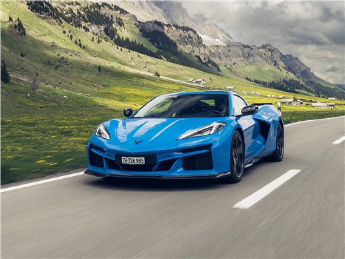 Chevrolet Corvette E-Ray (2024) Яркий луч