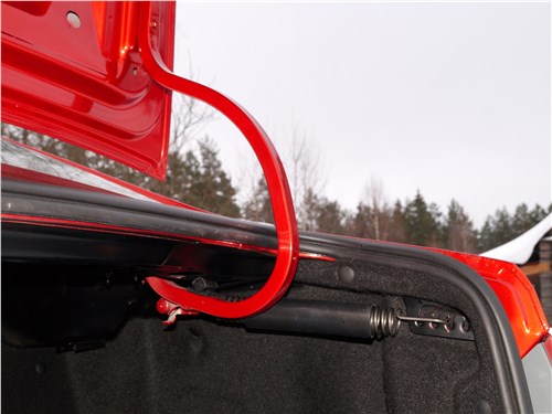 Lada Vesta 2015 крышка багажника