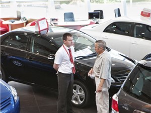 Российский авторынок продолжает падать