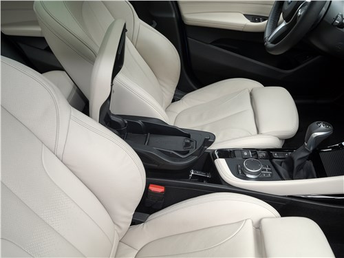 BMW X2 2019 передние кресла