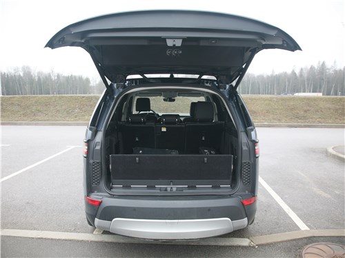 Land Rover Discovery 2017 багажное отделение