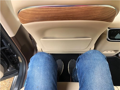 Aito Seres M7 (2023) задний ряд