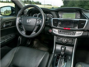 Honda Accord 2013 водительское место